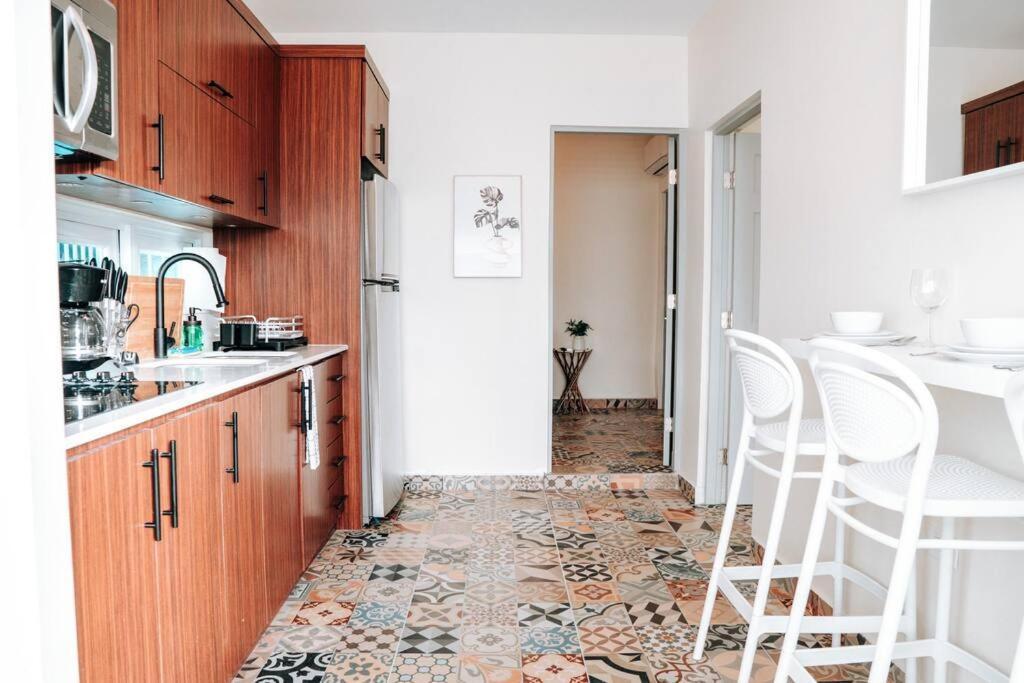 Comfy & Bright Apt @ Calle Loiza - Walk To Beach / Calle Loiza Abajo -N Apartman San Juan Kültér fotó